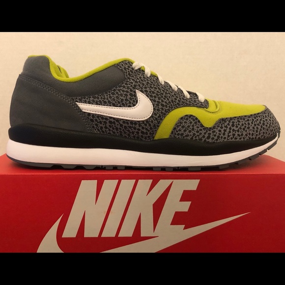 nike air safari se flint grey